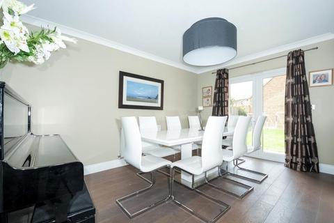 undefined, Swift Fields,  Bracknell,  RG12