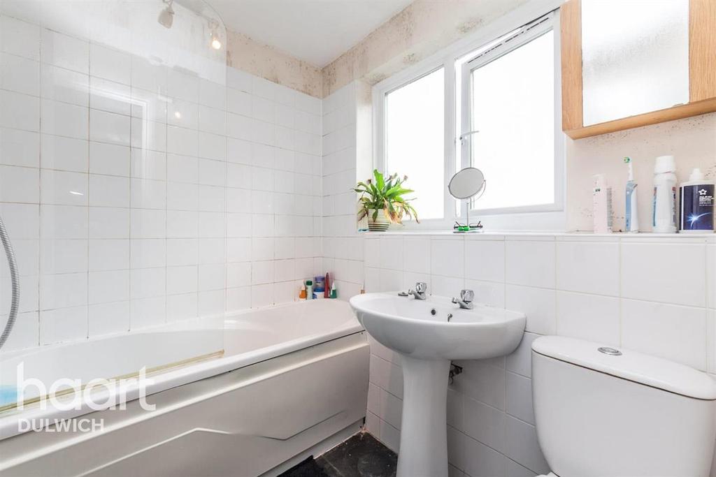 Linwood Close, SE5 1 bed flat £1,375 pcm (£317 pw)