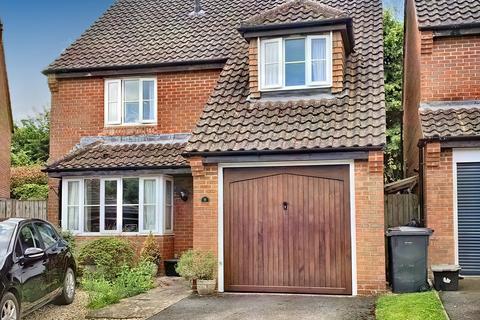 8 Bailey Close, Pewsey, SN9 5HU