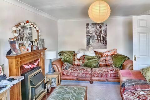 8 Bailey Close, Pewsey, SN9 5HU