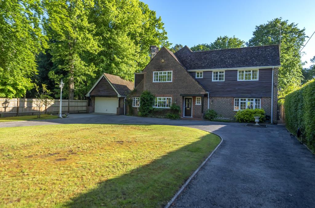 Hook Road, Ampfield, Romsey... 4 bed detached house £1,400,000
