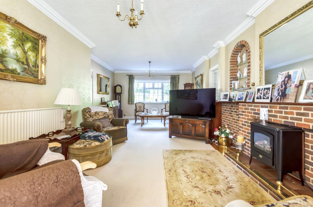 Hook Road, Ampfield, Romsey... 4 bed detached house £1,400,000
