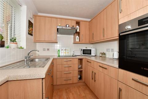 1 bedroom ground floor flat for sale - Brambledown Road, Wallington, Surrey
