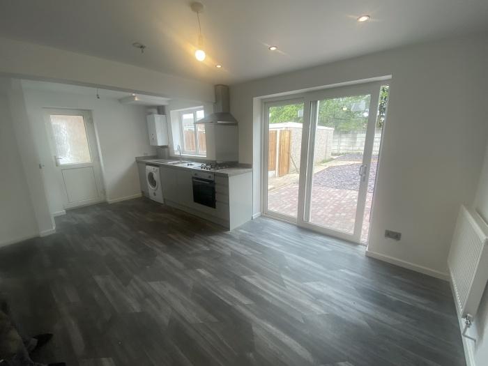 Coniston Road Preston PR2 8AU 3 bed semidetached house £895 pcm (£