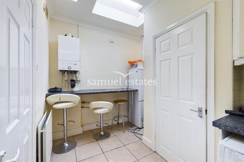 1 bedroom flat to rent - High Street, Colliers Wood, SW19