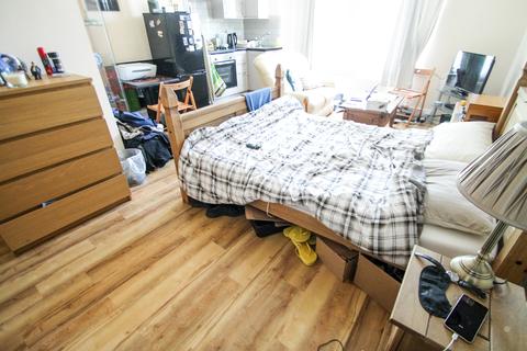 1 bedroom flat to rent - BILLS INCLUDED, North Grange Road, Leeds