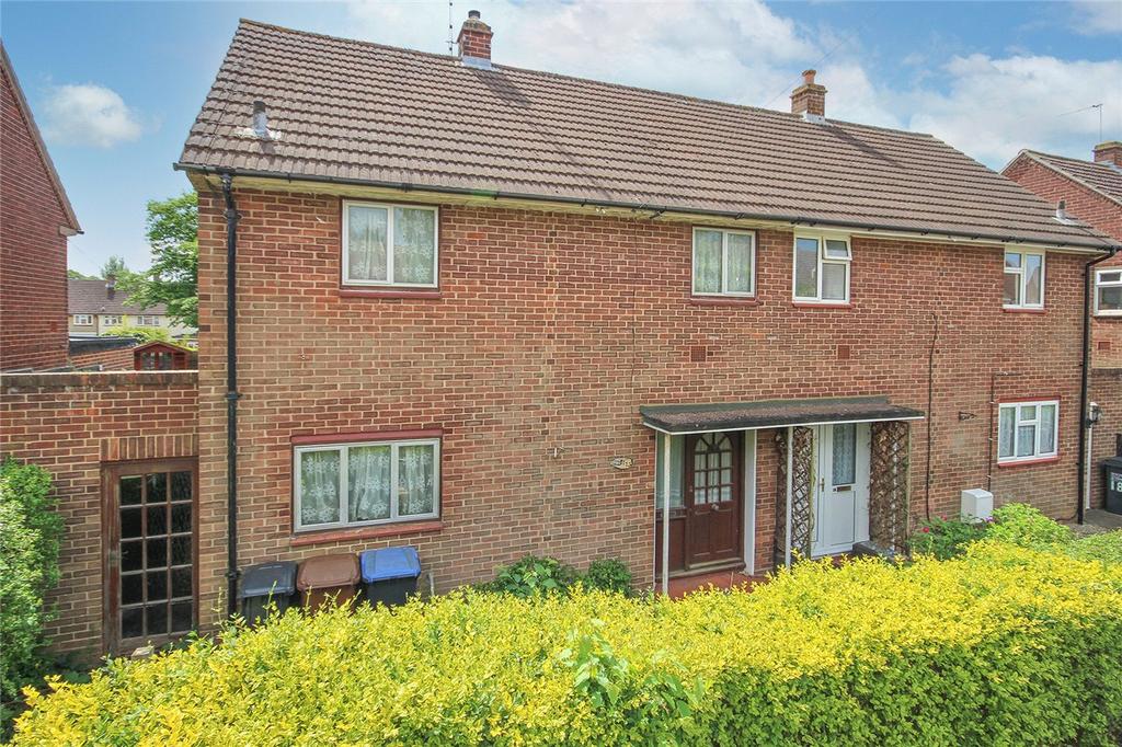 Breakmead, Welwyn Garden City... 2 bed terraced house £325,000