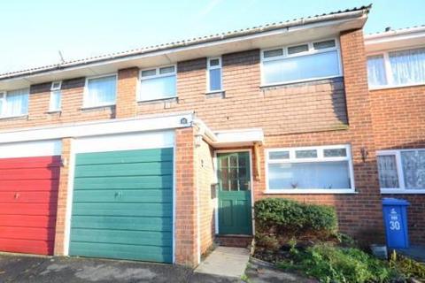 3 bedroom terraced house to rent, Sandhurst