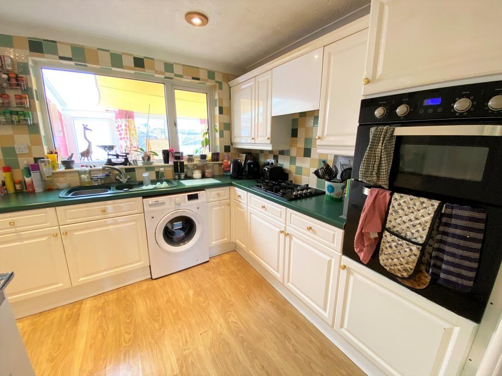 Clarke Court, Wyberton, PE21 3 bed semidetached house £169,000