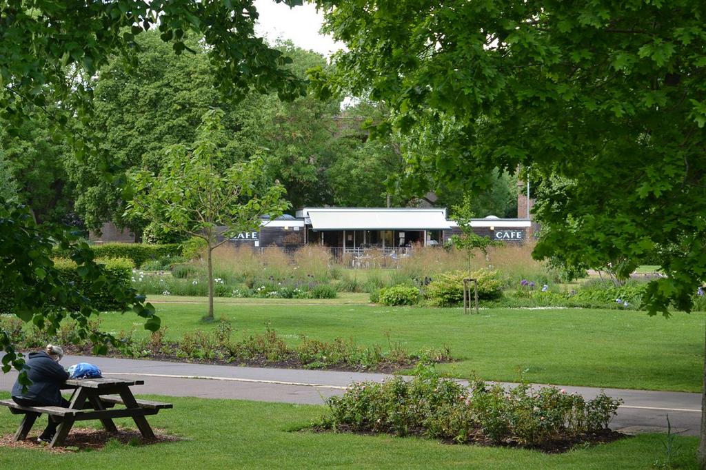 Central park cafe