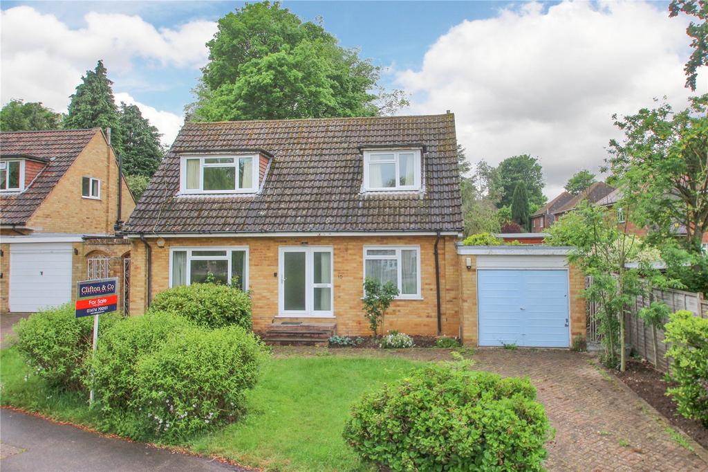The Oval, New Barn, Kent, DA3 3 bed house £600,000
