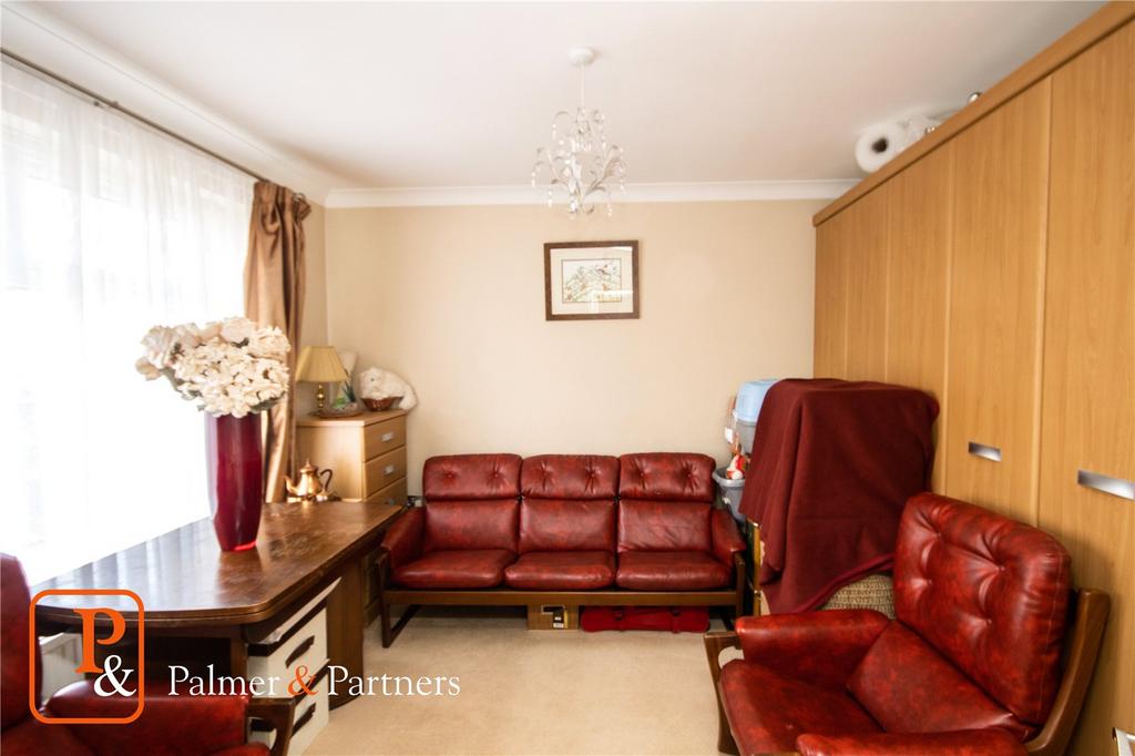 Dugard Avenue, Colchester, Essex, CO3 4 bed bungalow £425,000