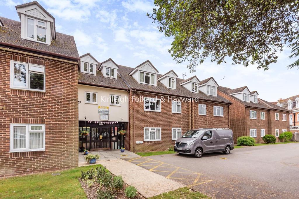 Wickham Court Road, West Wickham 2 bed flat £250,000