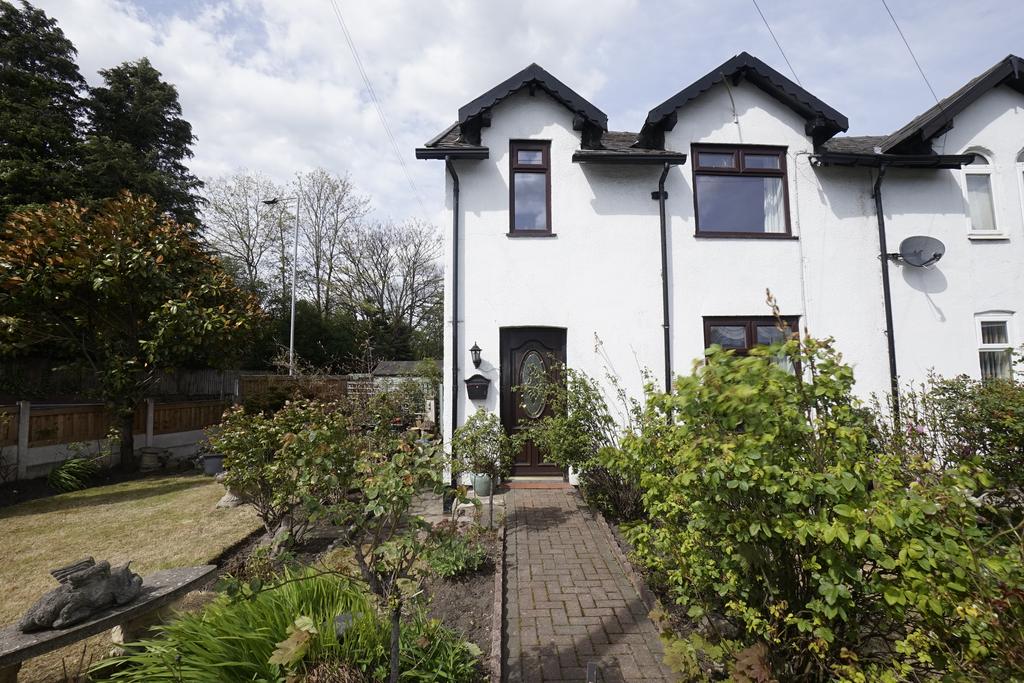 Bolton Road, AshtoninMakerfield WN4 2 bed semidetached house for
