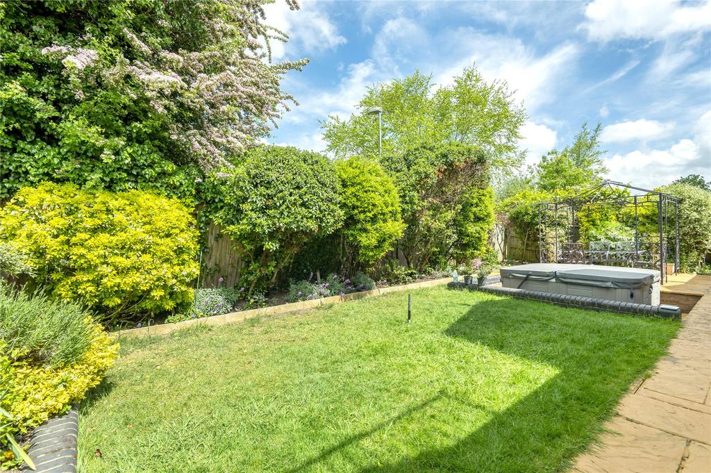 Baldock Road, Stotfold, Hitchin... 5 bed detached house £725,000