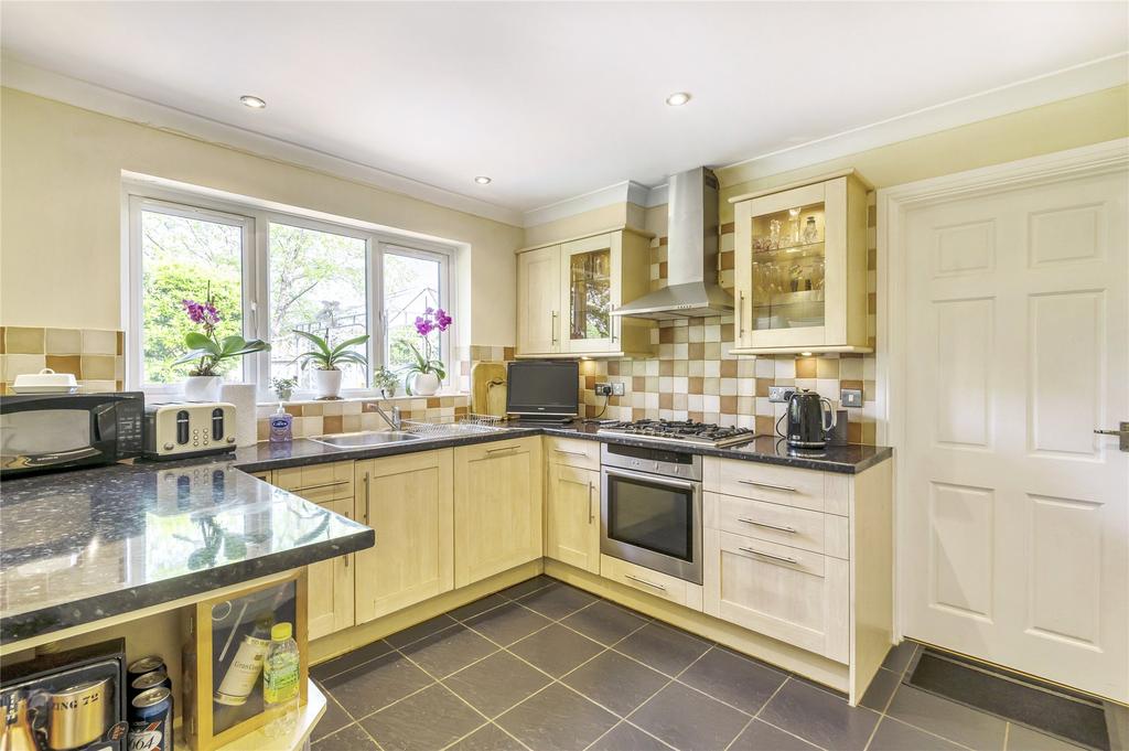 Kitchen/Breakfast Rm