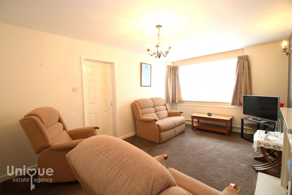 Masons Court, Beach Road, Fleetwood, FY7 2 bed apartment £95,000