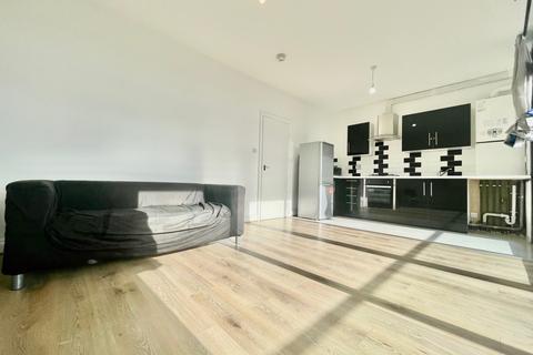 1 bedroom flat to rent - 1B Caxton Road, SW19