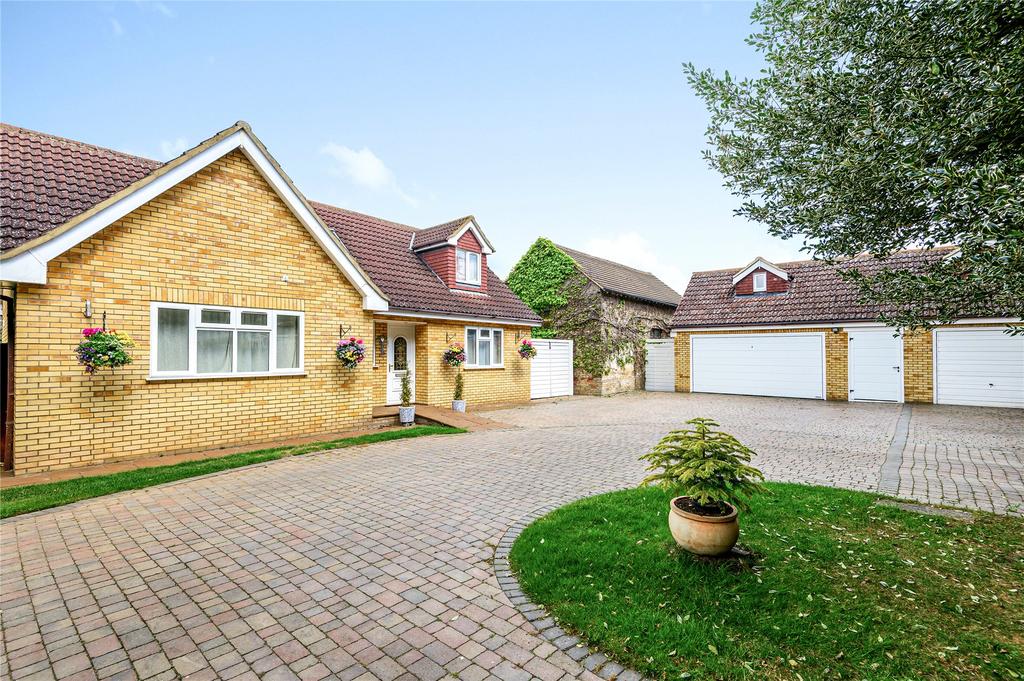 Baldock Road, Stotfold, Hitchin... 3 bed detached house £725,000