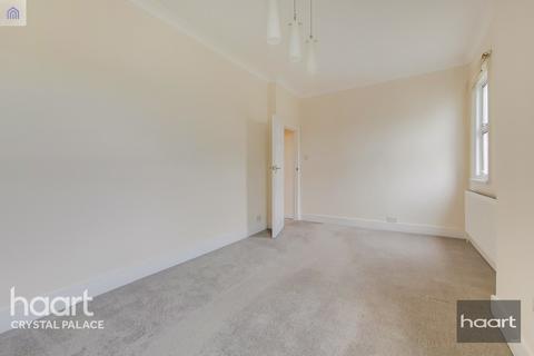 2a Beulah Crescent, Thornton Heath, CR7 8JL