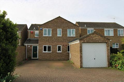 77 Dinglederry, Olney, MK46 5ET