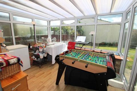 77 Dinglederry, Olney, MK46 5ET