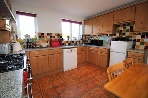 77 Dinglederry, Olney, MK46 5ET
