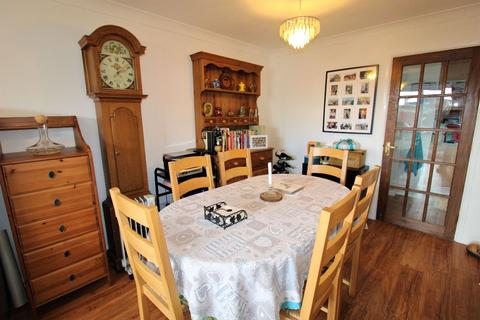 77 Dinglederry, Olney, MK46 5ET