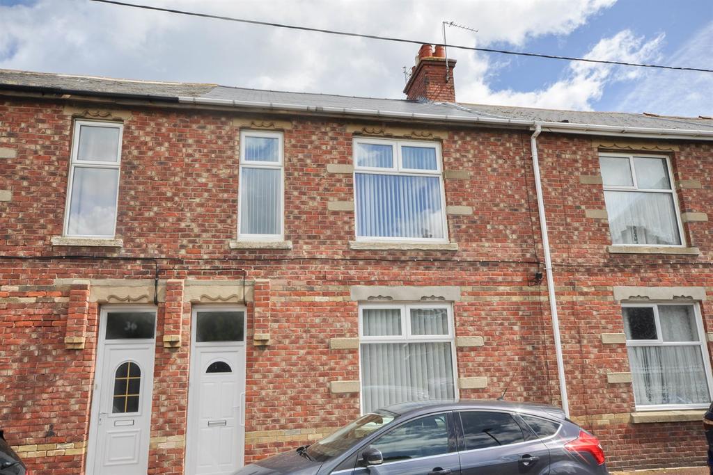 Arthur Street, Whitburn 3 bed terraced house £650 pcm (£150 pw)