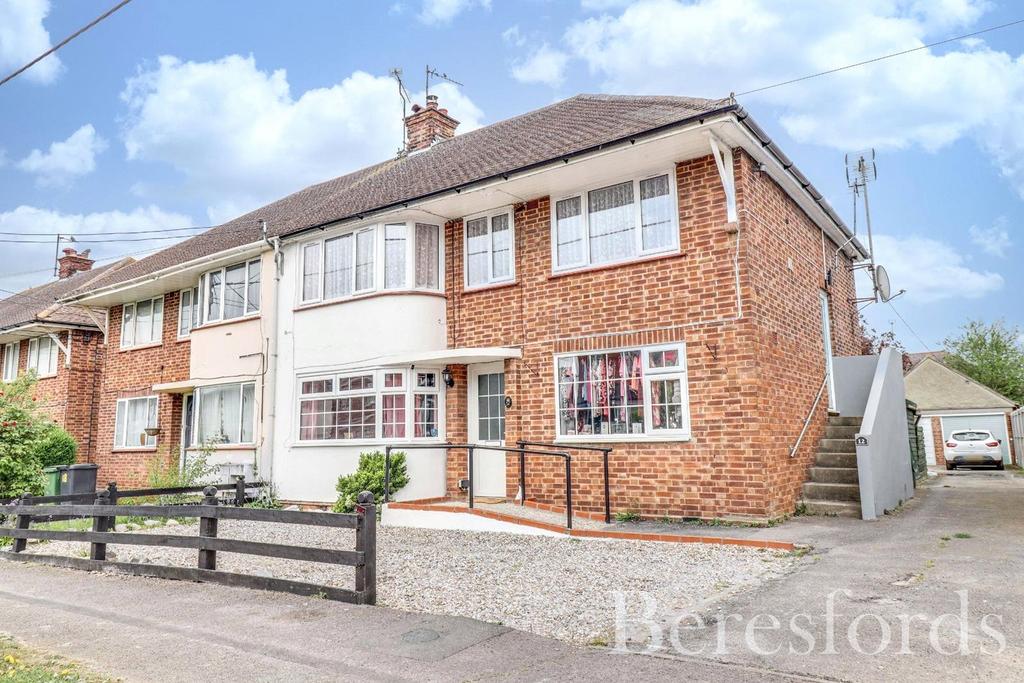 Kent Gardens, Braintree, CM7 2 bed £225,000