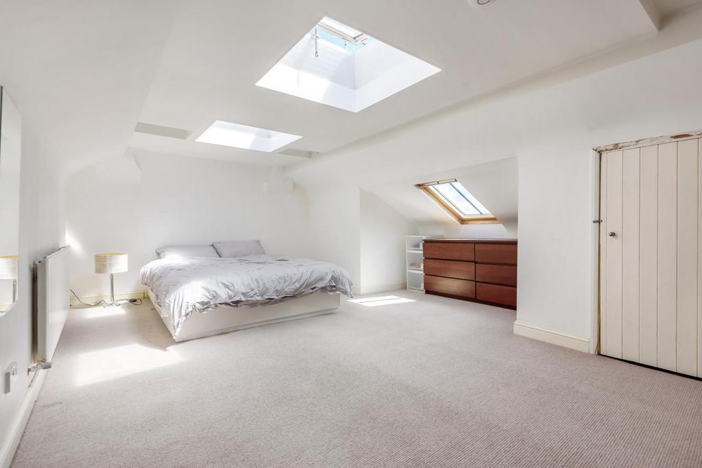 Tyrwhitt Road, Brockley 2 bed flat for sale £475,000