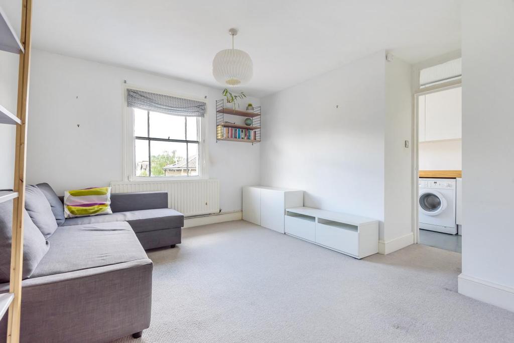 Tyrwhitt Road, Brockley 2 bed flat £475,000