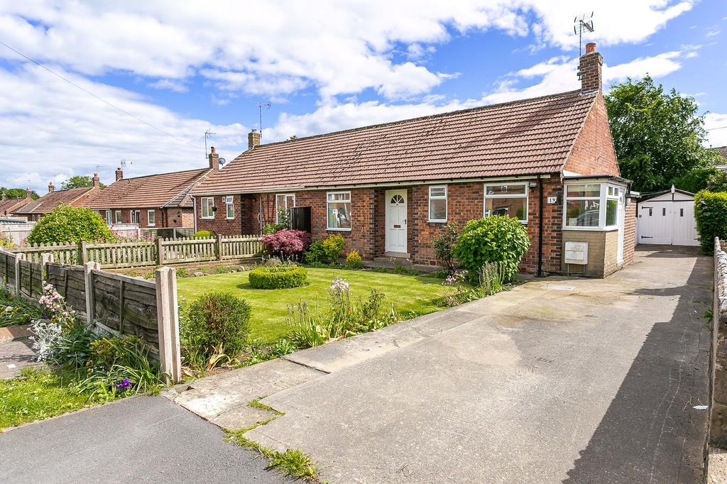 Greenfields Road, Harrogate, HG2 2 bed semidetached bungalow £250,000
