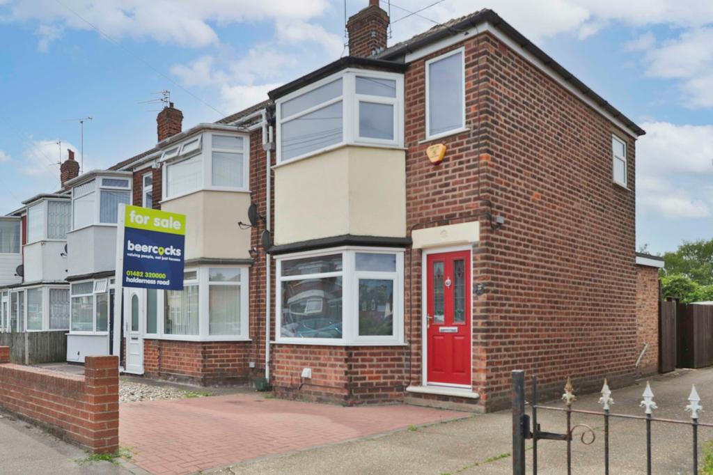 Lamorna Avenue, Hull, HU8 2 bed end of terrace house £95,000