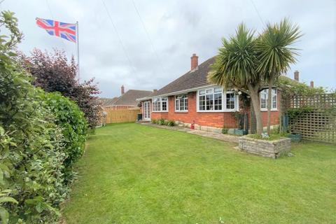 3 bedroom detached bungalow for sale - Littleview Road, Weymouth