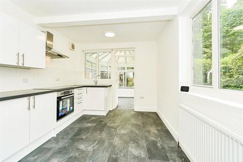 9 Rosemary Avenue, West Molesey, KT8 1QF