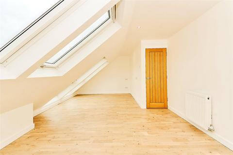 9 Rosemary Avenue, West Molesey, KT8 1QF