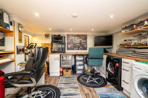 13 Park Road, Hemel Hempstead, HP1 1JT