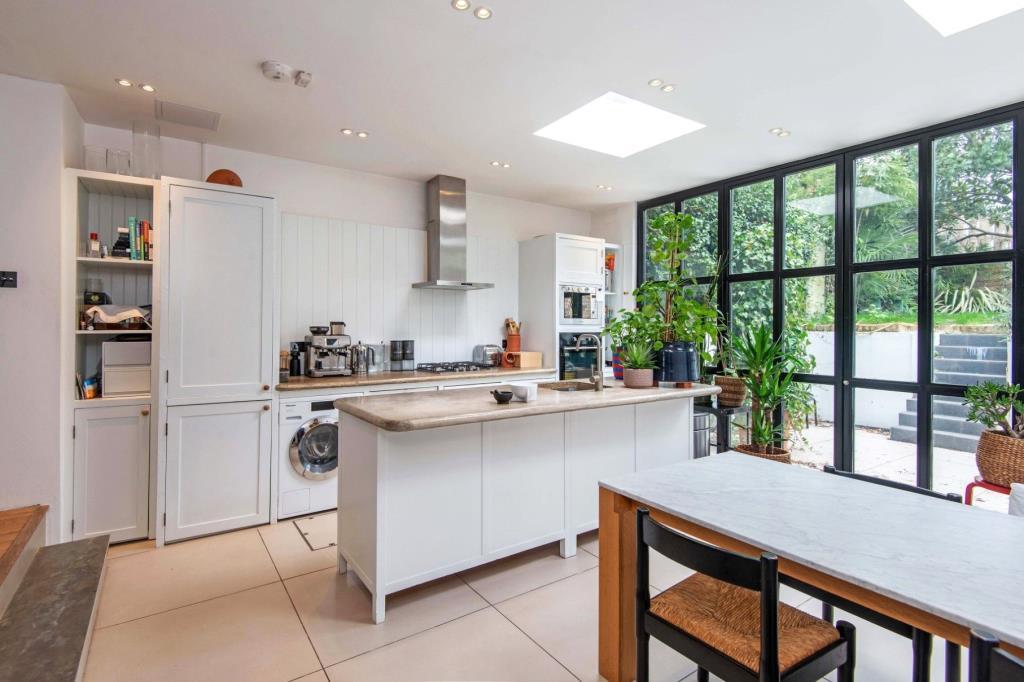 St Pauls Crescent, Camden, London, NW1 4 bed end of terrace house £