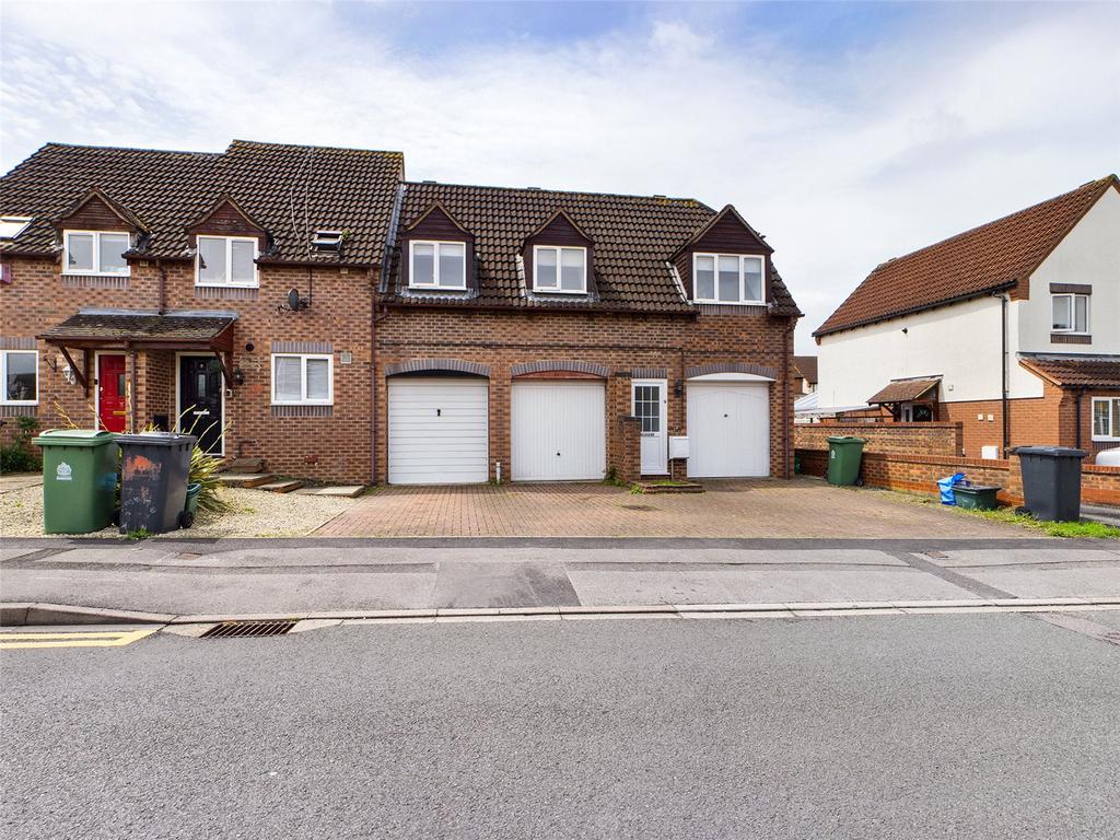 Aspen Drive, Quedgeley, Gloucester... 1 bed coach house £750 pcm (£