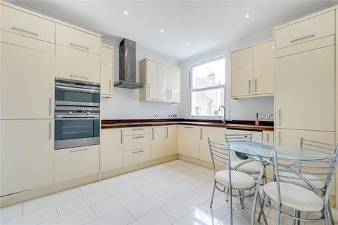 3 bedroom apartment to rent, Hafer Road, SW11