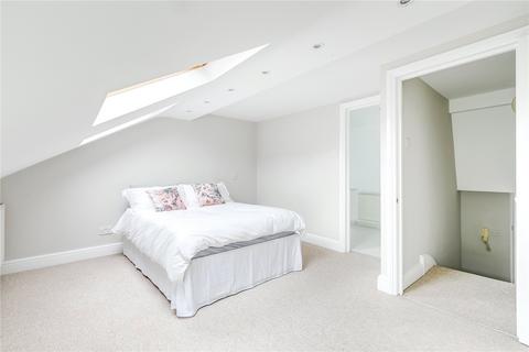 3 bedroom apartment to rent, Hafer Road, SW11