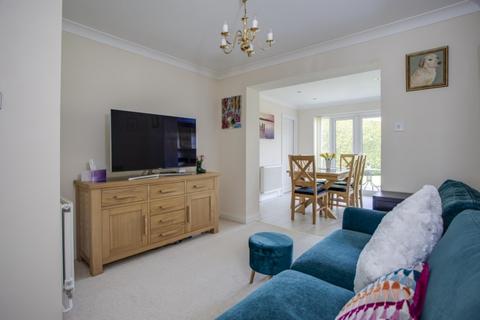 4 Burlington Close, Pinner, HA5 2TP