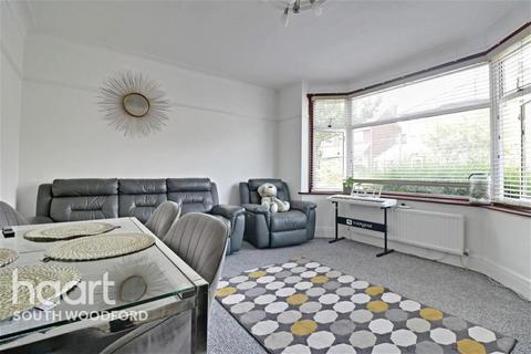 3 bedroom terraced house to rent, Essex Road, South Woodford, E18