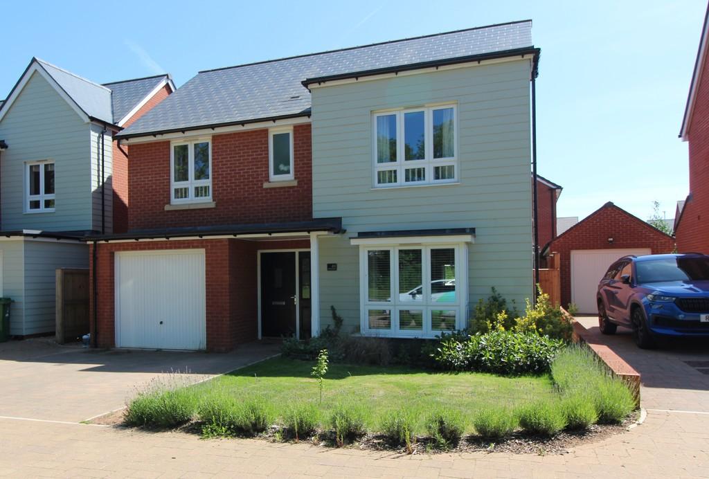 Holland Drive, Pinhoe 4 bed detached house £2,000 pcm (£462 pw)