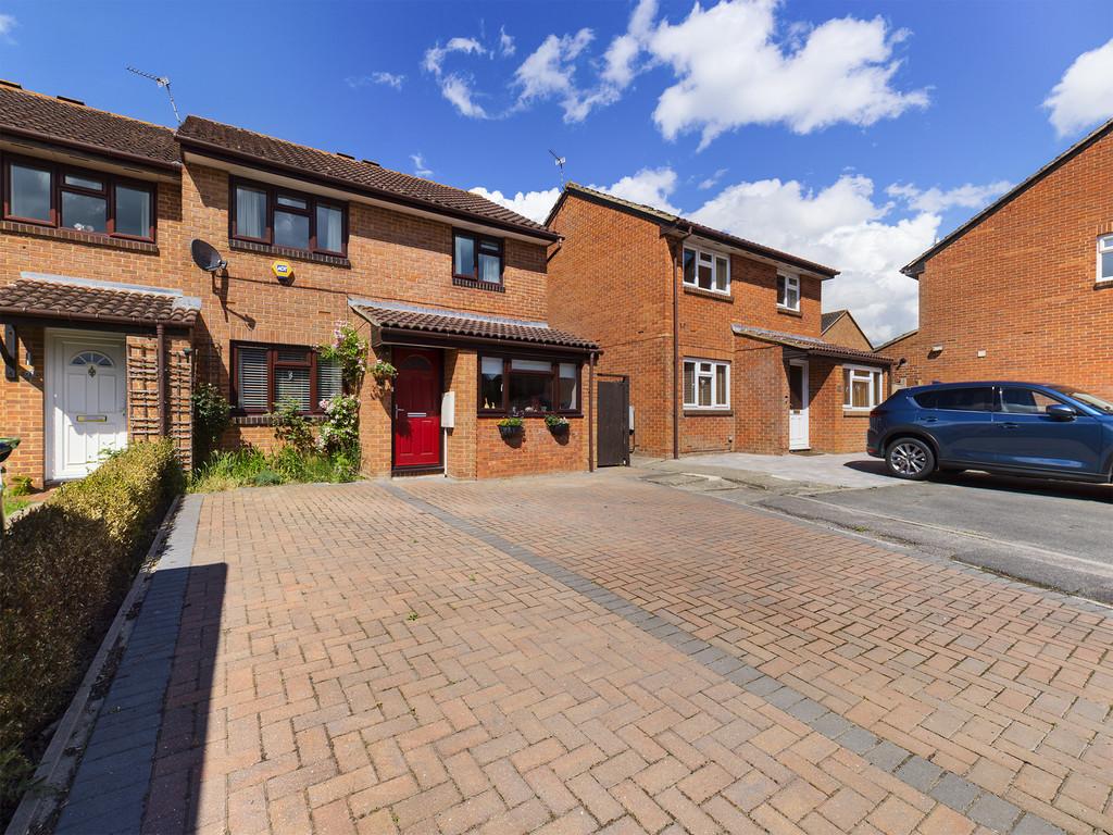 Charrington Way, Broadbridge Heath 4 bed end of terrace house £465,000