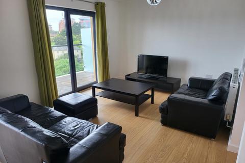 2 bedroom apartment to rent, Madeira Road, Bournemouth