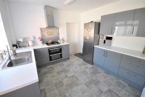 37 Fieldside, Thorne, Doncaster, DN8 4AD