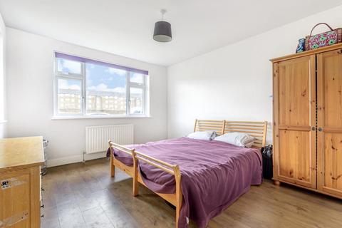 21 Clifton Avenue, Feltham, TW13 7BT