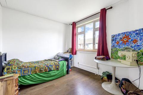 21 Clifton Avenue, Feltham, TW13 7BT